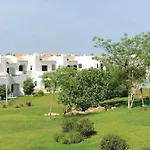 Myinzu - Club Village Garden אלבופיירה